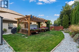 951 MT. Begbie Drive - Photo 33