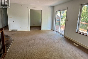 3353 Greenwood Court - Photo 3