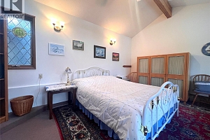6045 Ellison Avenue - Photo 40