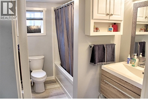 6588 97A Highway Unit# 4 - Photo 9