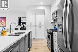 115 Wyndham Crescent Unit# 1 - Photo 12
