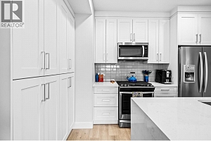 115 Wyndham Crescent Unit# 1 - Photo 14