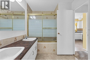 6501 Sherburn Road - Photo 17