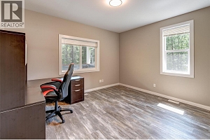 4820 33 Highway E - Photo 9