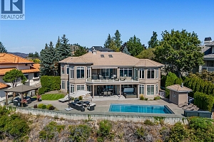 994 Skeena Drive - Photo 2