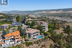 994 Skeena Drive - Photo 4