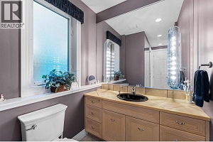 994 Skeena Drive - Photo 60