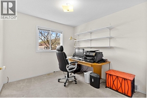 390 McTavish Crescent - Photo 17