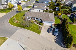 390 McTavish Crescent - Photo 36