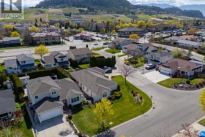 390 McTavish Crescent - Photo 39