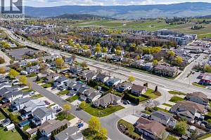 390 McTavish Crescent - Photo 40