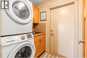 8215 Silver Star Road - Photo 27