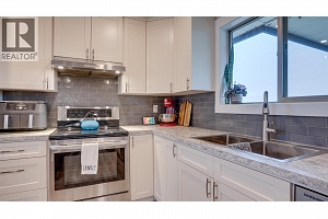 2640 Catherine Crescent - Photo 11