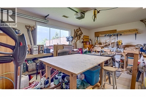 2640 Catherine Crescent - Photo 34