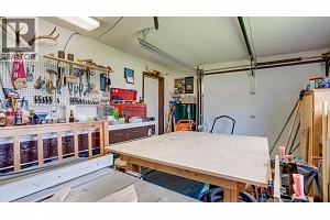 2640 Catherine Crescent - Photo 35