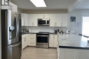 821 8th Avenue - Photo 5