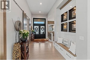 608 Mt Ida Crescent - Photo 2