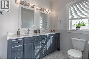 647 Middleton Way - Photo 34