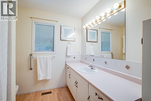 1650 Highland Drive N - Photo 22