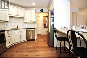 945 Lawrence Avenue Unit# 203 - Photo 7