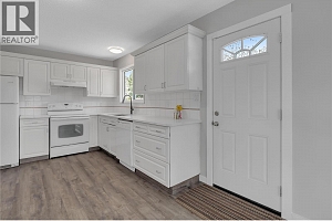 1075 Cactus Road - Photo 4