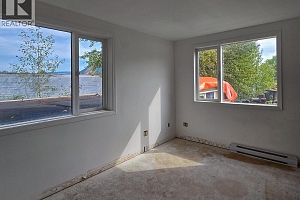 1660 Shuswap Avenue - Photo 13