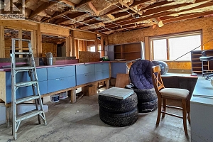 1660 Shuswap Avenue - Photo 15