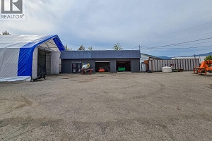 1660 Shuswap Avenue - Photo 18