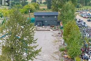 1660 Shuswap Avenue - Photo 19