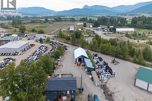 1660 Shuswap Avenue - Photo 20