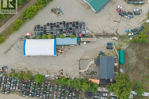 1660 Shuswap Avenue - Photo 21