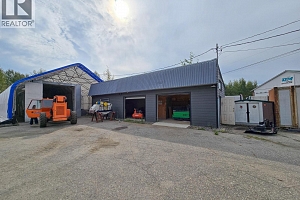 1660 Shuswap Avenue - Photo 22