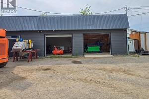 1660 Shuswap Avenue - Photo 23