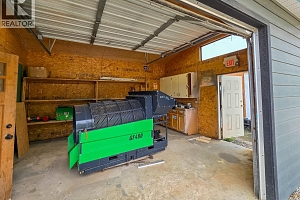 1660 Shuswap Avenue - Photo 24