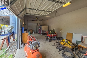 1660 Shuswap Avenue - Photo 25