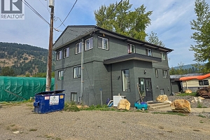 1660 Shuswap Avenue - Photo 31