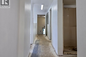 1660 Shuswap Avenue - Photo 4