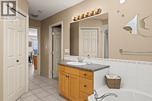 1459 Scott Crescent - Photo 30