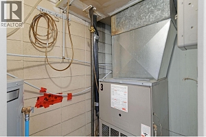 525 - 527 Lawrence Avenue - Photo 10