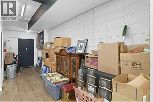 525 - 527 Lawrence Avenue - Photo 13