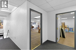 525 - 527 Lawrence Avenue - Photo 16