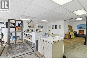 525 - 527 Lawrence Avenue - Photo 19