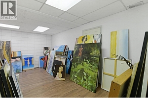 525 - 527 Lawrence Avenue - Photo 20