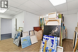 525 - 527 Lawrence Avenue - Photo 21