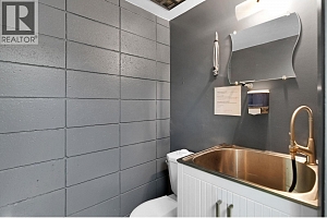 525 - 527 Lawrence Avenue - Photo 24