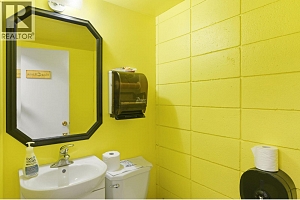 525 - 527 Lawrence Avenue - Photo 25