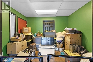 525 - 527 Lawrence Avenue - Photo 31