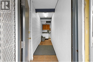 525 - 527 Lawrence Avenue - Photo 37