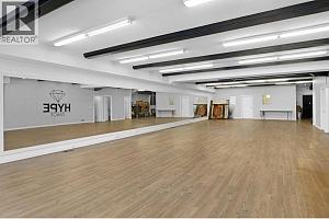 525 - 527 Lawrence Avenue - Photo 5