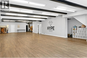 525 - 527 Lawrence Avenue - Photo 6